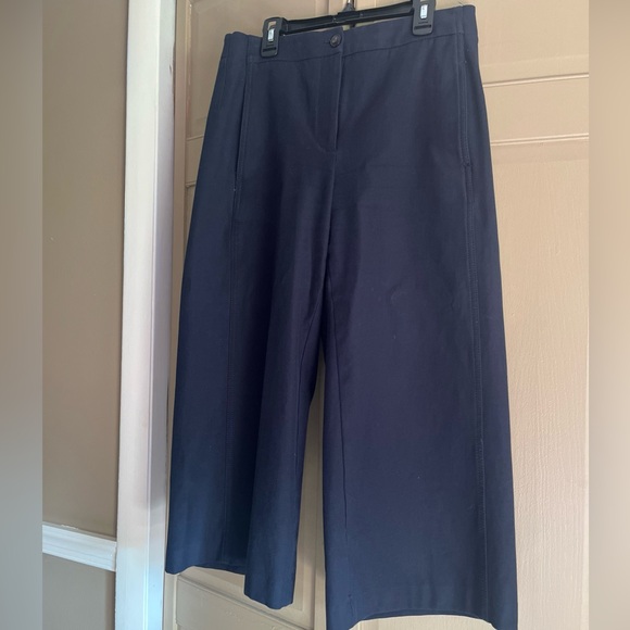 NWOT  Ann Taylor LOFT Gaucho Navy Cotton Blend Women's High Rise Pant Size 4P - Picture 1 of 4